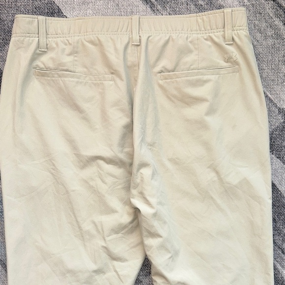 Under Armour Men's Size 38x30 Stretch Beige Joggers - Picture 8 of 10